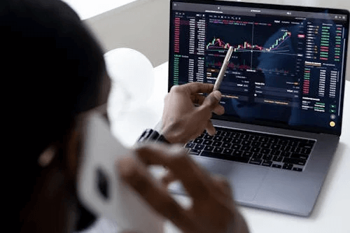 Infroveltis comunitate și sprijin